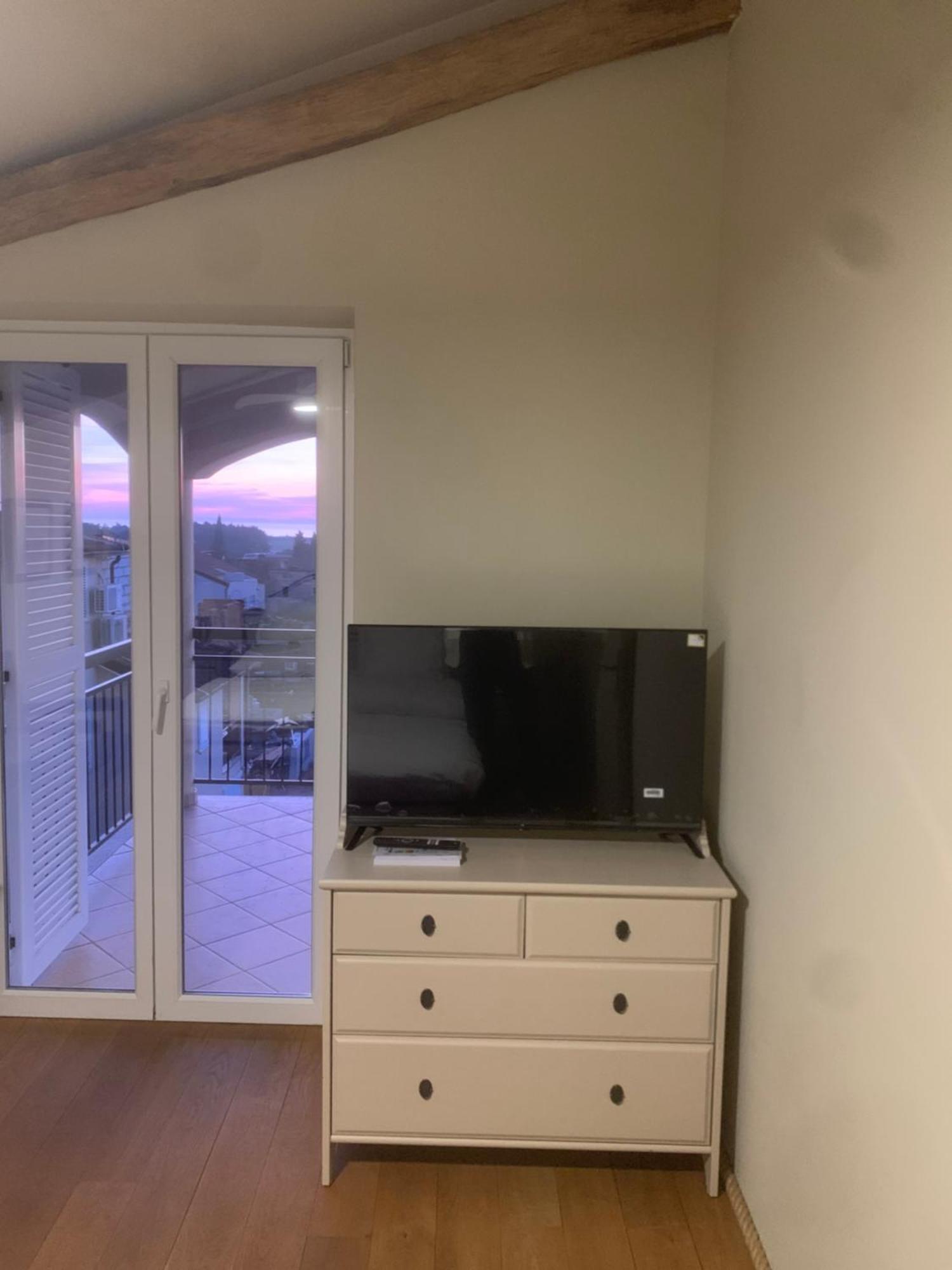 Dachgeschoss-Apartment "Andemi" In Istrien Novigrad  Bagian luar foto